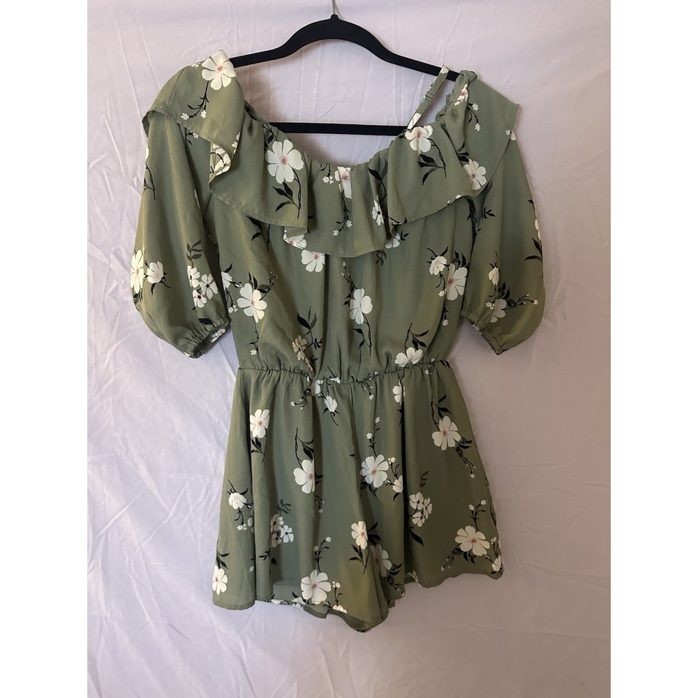 As U Wish Green Floral off shoulder Romper‎ Sz M